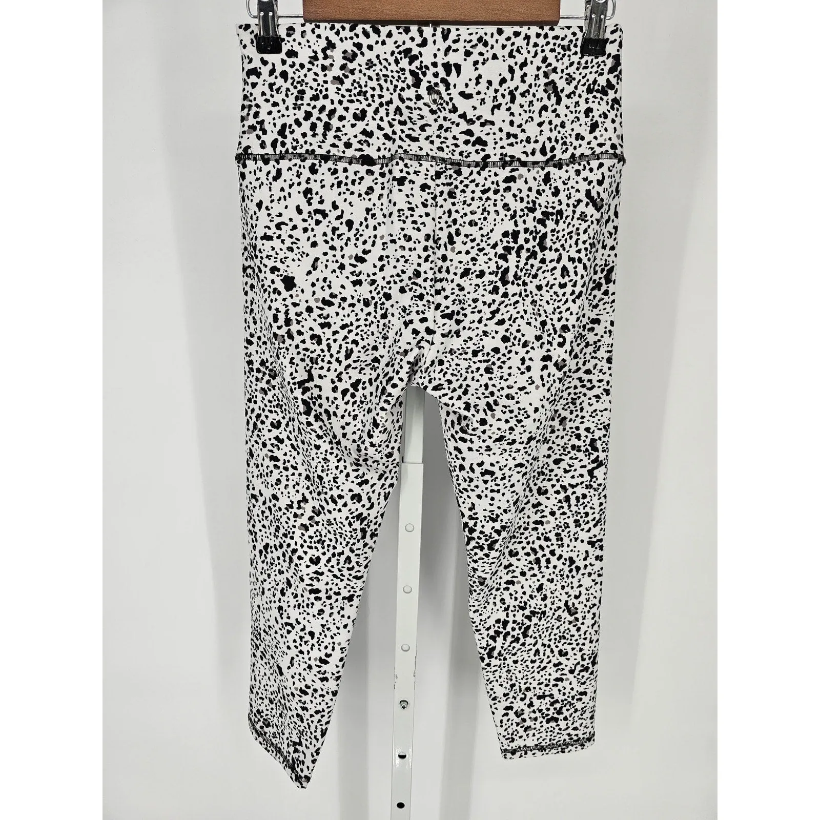 Balance Collection Womens Sz L Cropped Athletic Pants White Black Animal Print