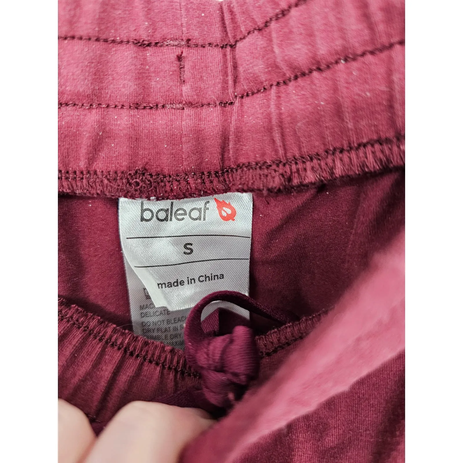 Baleaf Womens Sz S Cropped Pull On Athletic Pants Burgundy Red